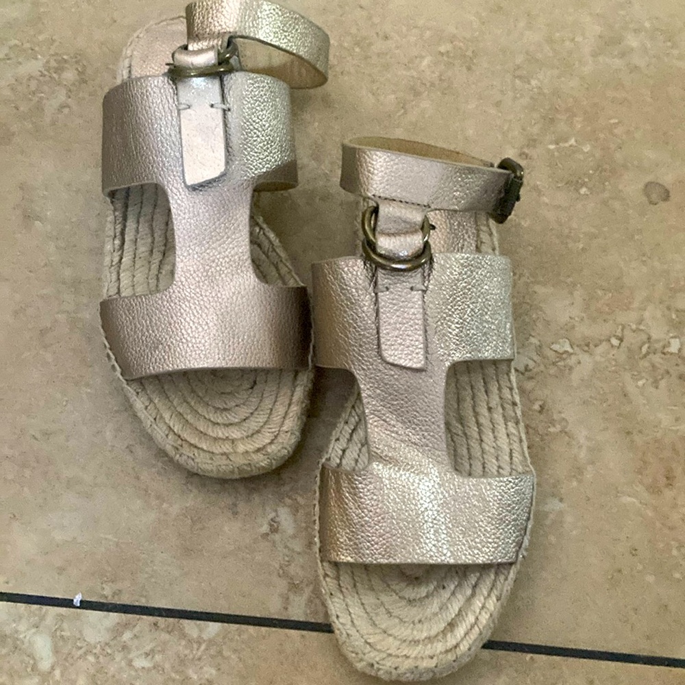 New Splendid Farley Leather  Metallic Champagne Gold Espadrille Sandals Size 7
